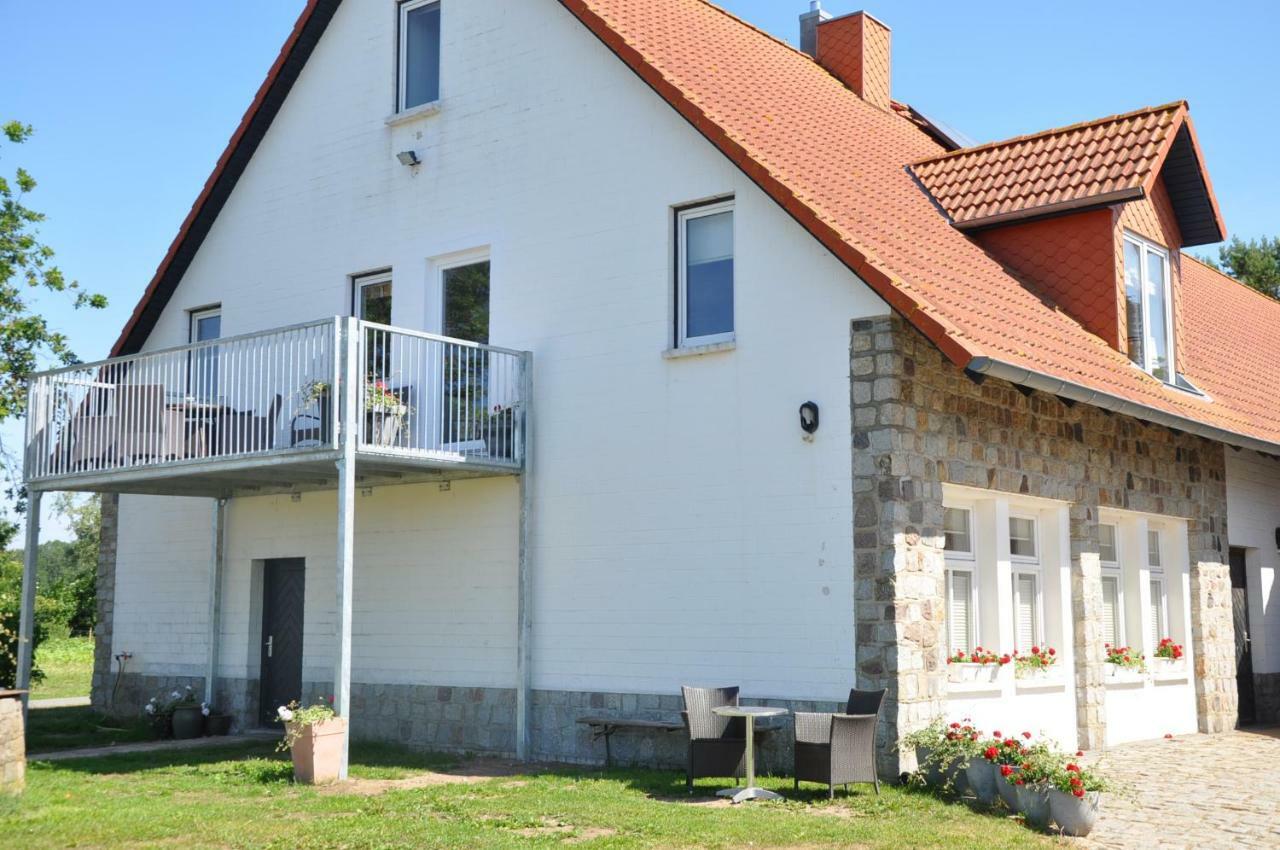 Apartment Reitanlage Bei Altefähr Rambin
